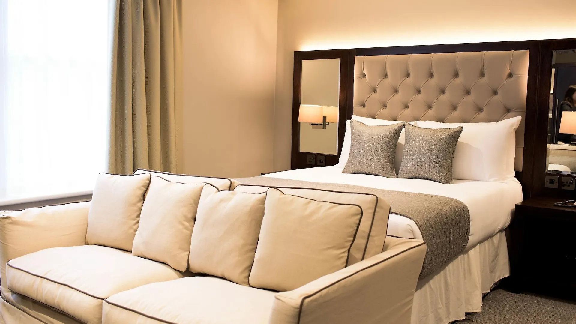 County Hotel & County Aparthotel Newcastle