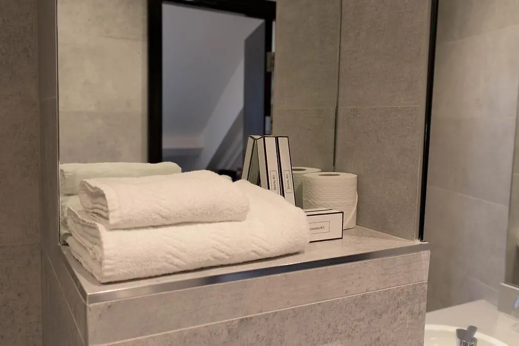 County Hotel & County Aparthotel Newcastle 4*, Newcastle upon Tyne