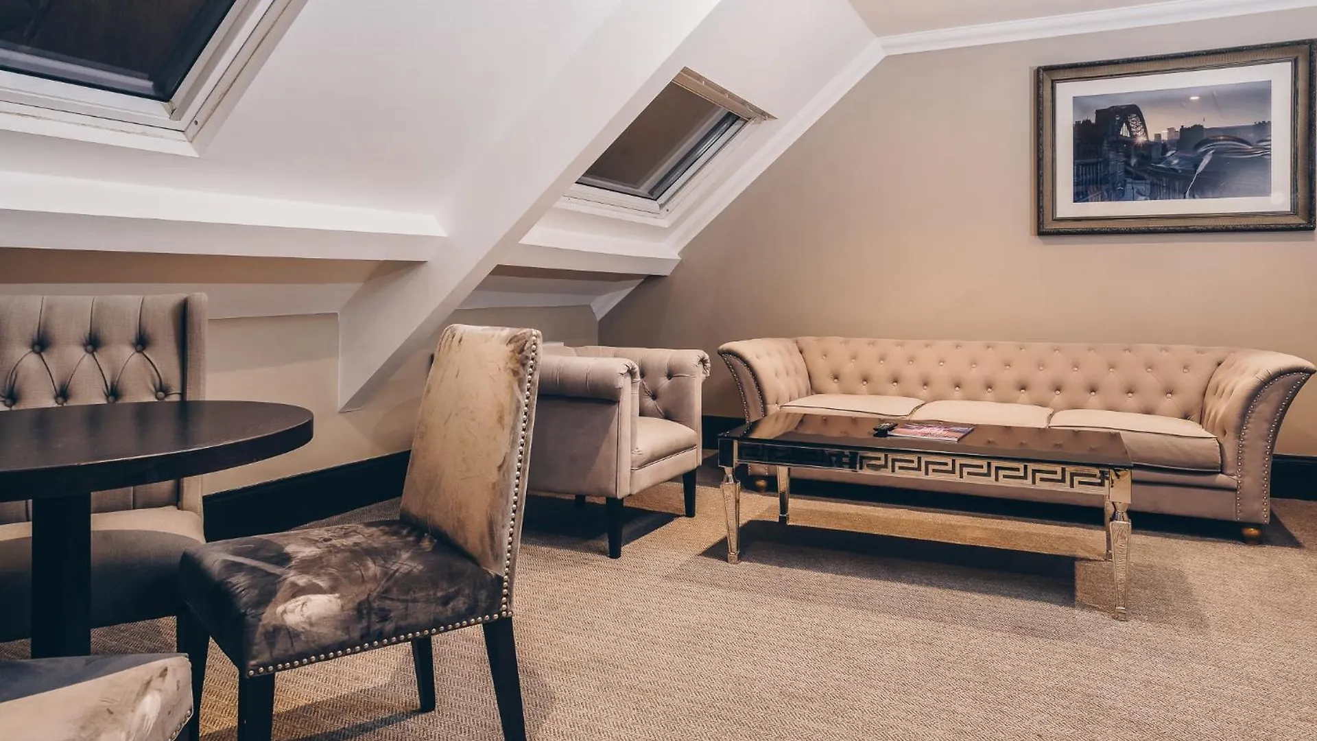 County Hotel & County Aparthotel Newcastle