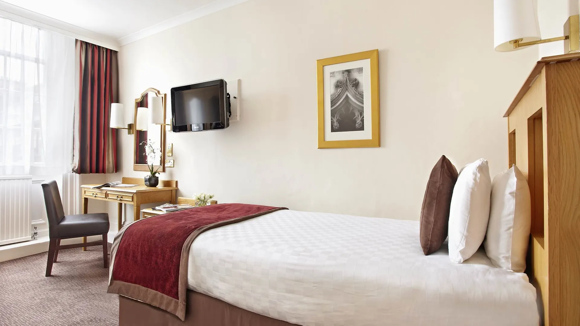 County Hotel & County Aparthotel Newcastle 4*, Newcastle upon Tyne