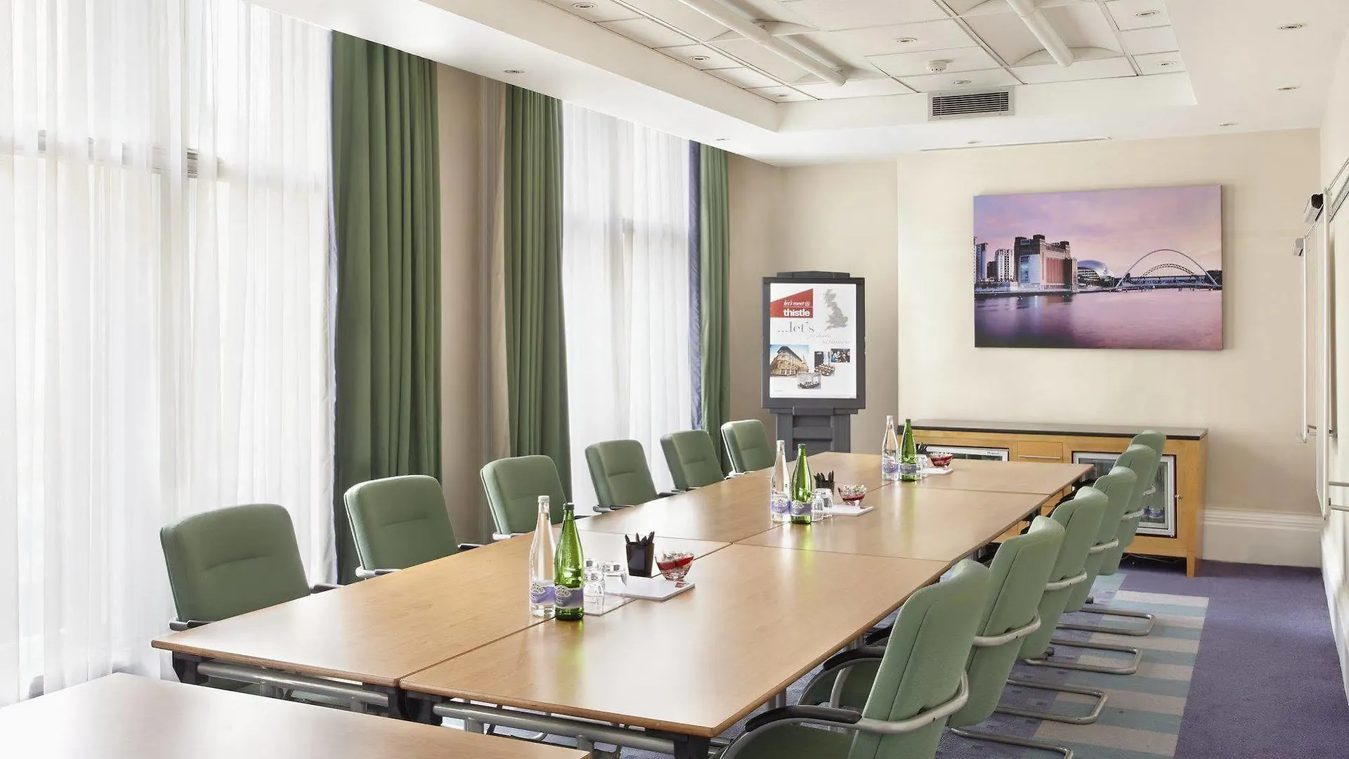 County Hotel & County Aparthotel Newcastle